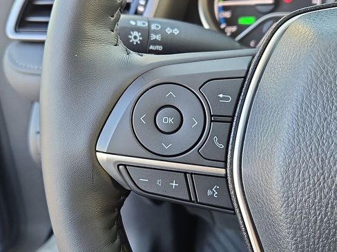 Used 2023 Toyota Camry XLE image 17