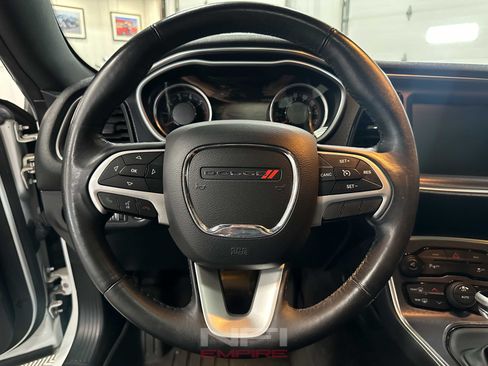 Used 2016 Dodge Challenger R/T RWD image 25