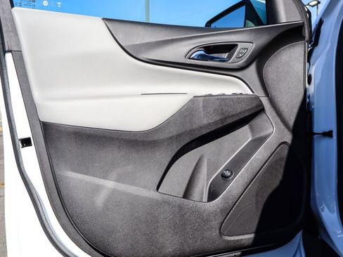 Used 2024 Chevrolet Equinox LT image 34