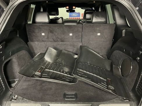 Used 2018 Jeep Grand Cherokee Limited w/ Luxury Group II image 11