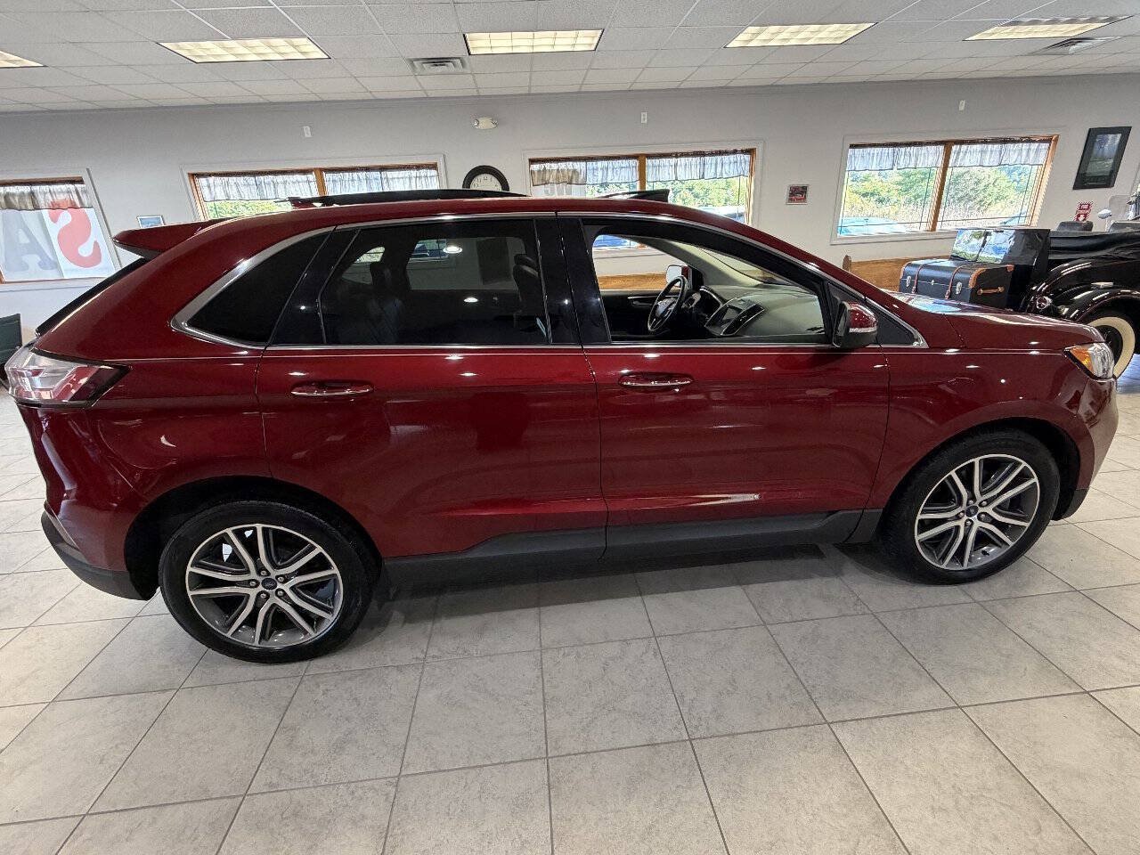 Used 2019 Ford Edge Titanium w/ Cold Weather Package AWD/4WD image 7