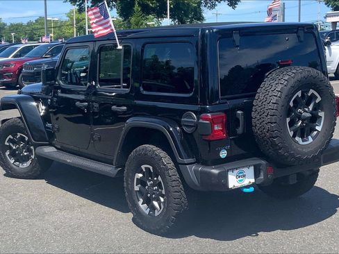 Used 2024 Jeep Wrangler Unlimited Rubicon 4xe AWD/4WD image 9
