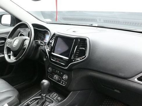 Used 2020 Jeep Cherokee Limited FWD image 16
