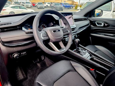 Used 2024 Jeep Compass Latitude w/ Sun and Sound Group image 7