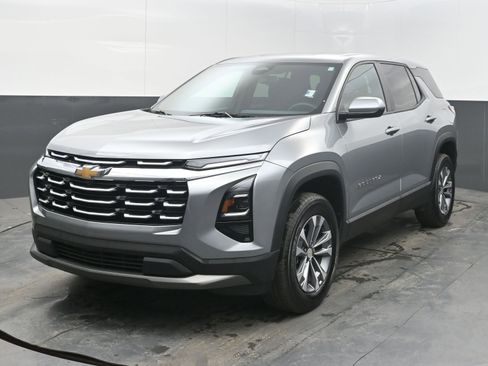Used 2025 Chevrolet Equinox LT image 4
