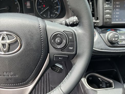 Used 2017 Toyota RAV4 XLE AWD/4WD image 20