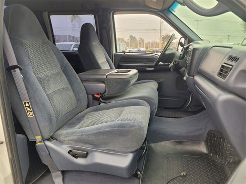 Used 2001 Ford F350 XLT image 12