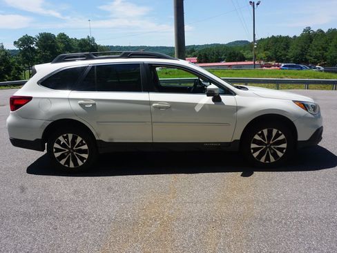 Used 2017 Subaru Outback 2.5i Limited AWD/4WD image 23