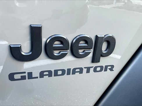 Used 2020 Jeep Gladiator Sport w/ Trailer Tow Package image 9