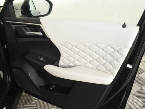 Used 2024 Mitsubishi Outlander SEL image 40