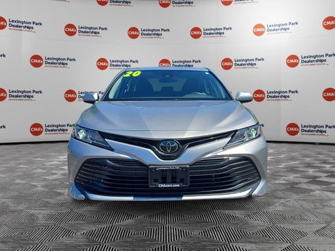 Used 2020 Toyota Camry LE FWD image 2