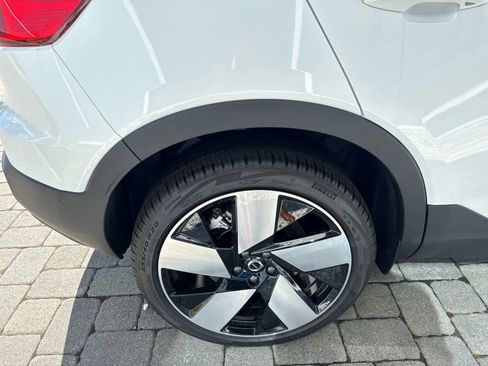 New 2026 Volvo EX40 Plus w/ Climate Package RWD image 22
