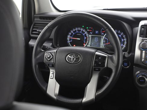 Used 2015 Toyota 4Runner Limited image 15