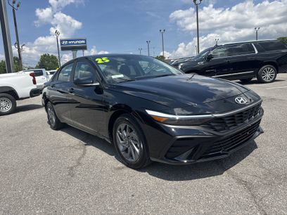 New 2025 Hyundai Elantra Blue