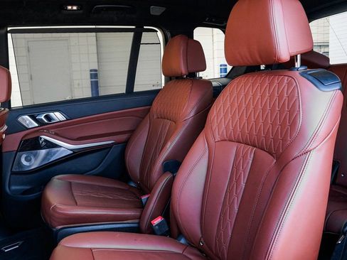Used 2025 BMW X7 M60i image 20