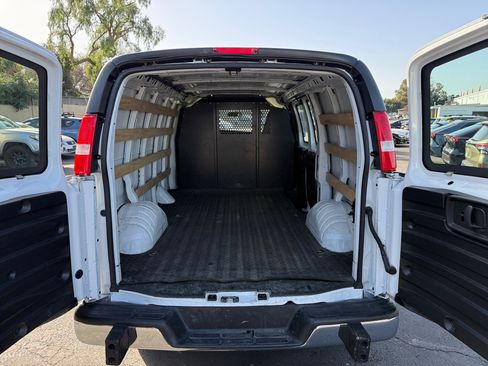 Used 2024 Chevrolet Express 2500 w/ Driver Convenience Package image 15