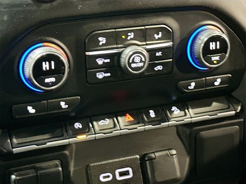 Used 2021 Chevrolet Silverado 1500 RST w/ Z71 Off-Road Package image 19