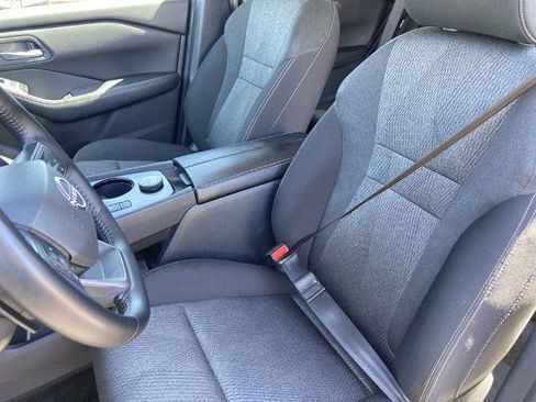 Used 2025 Nissan Rogue SV image 14