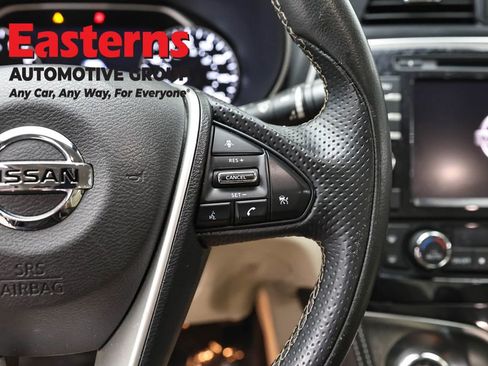 Used 2022 Nissan Maxima SV FWD image 16