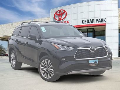 New 2026 Toyota Highlander Platinum