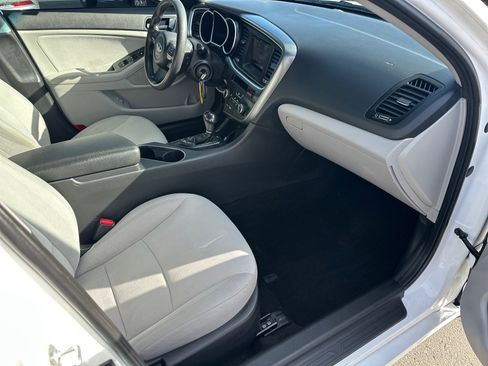 Used 2015 Kia Optima LX image 16