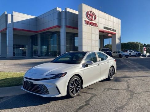 New 2026 Toyota Camry XLE FWD image 1