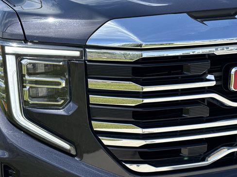 Used 2023 GMC Sierra 1500 SLT w/ SLT Premium Plus Package AWD/4WD image 15