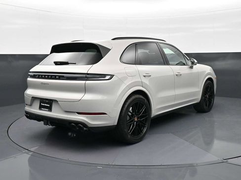 New 2026 Porsche Cayenne AWD/4WD image 25