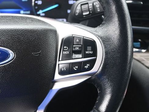 Used 2022 Ford Explorer Limited w/ Equipment Group 301A AWD/4WD image 14
