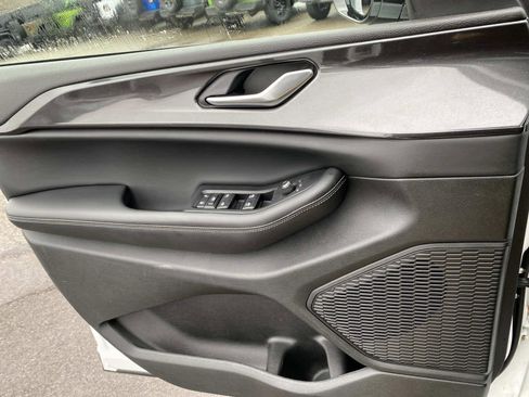 Used 2023 Jeep Grand Cherokee Altitude image 23