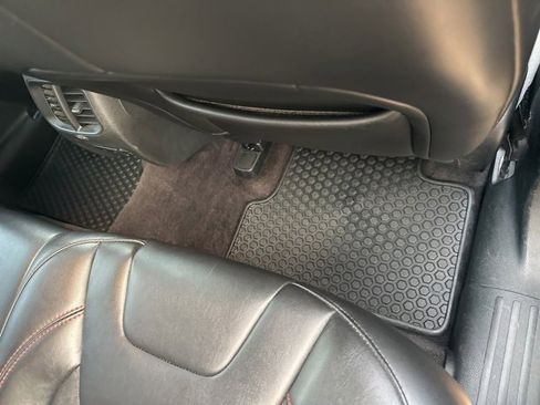 Used 2019 Jeep Cherokee Trailhawk w/ Cold Weather Group image 36