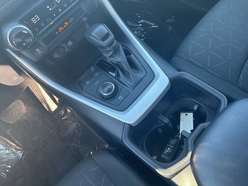 Used 2024 Toyota RAV4 AWD Hybrid image 31