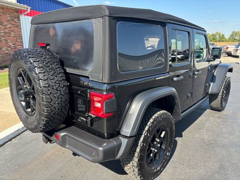 Used 2024 Jeep Wrangler Unlimited image 3