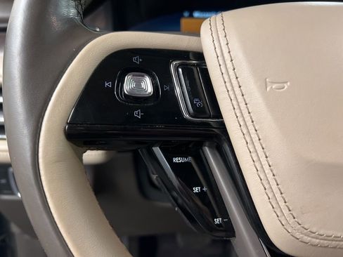 Used 2022 Lincoln Aviator Reserve w/ Equipment Group 201A image 17