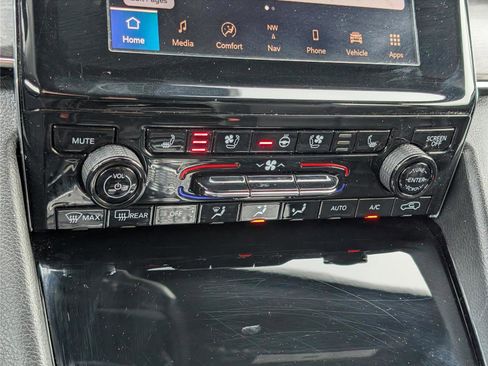 Used 2022 Jeep Grand Cherokee Overland w/ Luxury Tech Group IV image 31