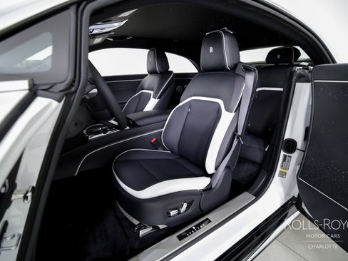 Used 2024 Rolls-Royce Spectre w/ Spectre Launch Package image 13