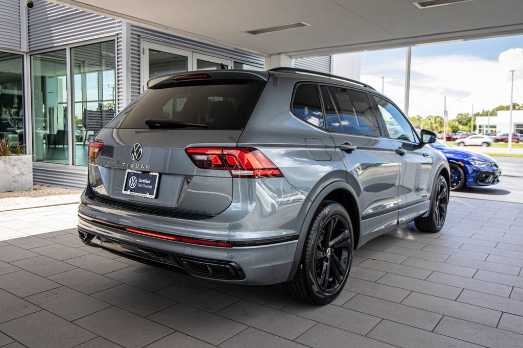 Certified 2024 Volkswagen Tiguan SE R-Line FWD image 2