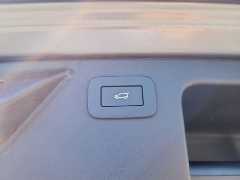 Certified 2025 Land Rover Discovery Sport S image 14