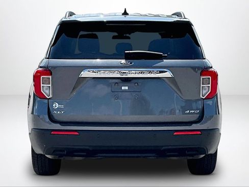 Used 2023 Ford Explorer XLT AWD/4WD image 5