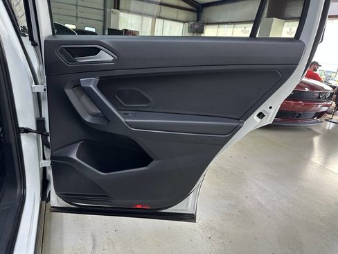 Used 2021 Volkswagen Tiguan S image 14