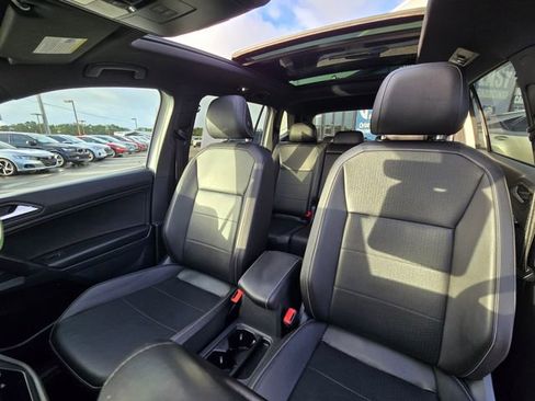 Used 2021 Volkswagen Tiguan SE R-Line image 25
