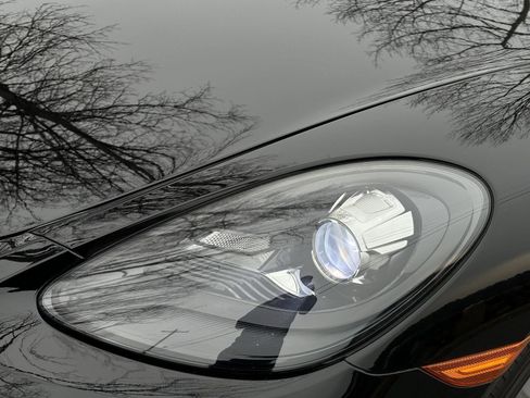 Used 2018 Porsche 718 Boxster image 35