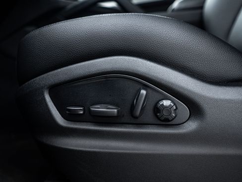 Certified 2025 Porsche Cayenne image 24