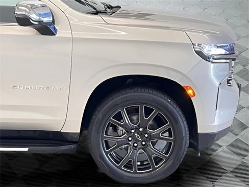 Certified 2024 Chevrolet Suburban Premier image 7