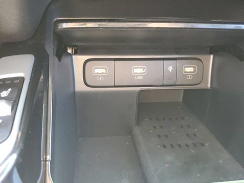 Certified 2023 Kia Sorento SX Prestige AWD/4WD image 28