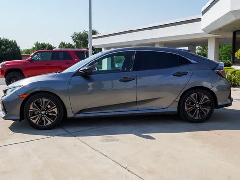Used 2018 Honda Civic EX image 5