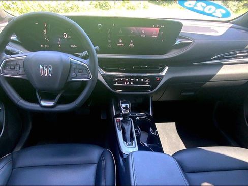 Used 2025 Buick Envista Avenir FWD image 16