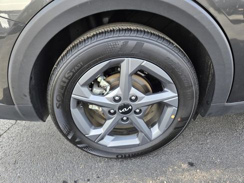 Used 2025 Kia K4 LXS image 41