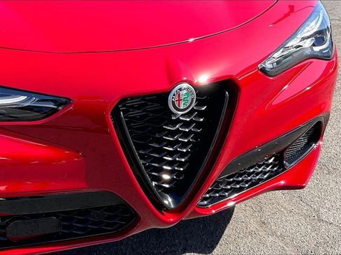 Used 2025 Alfa Romeo Stelvio Sprint AWD/4WD image 29