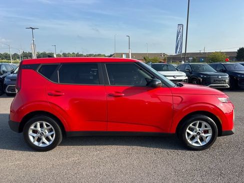 Used 2022 Kia Soul S FWD image 6